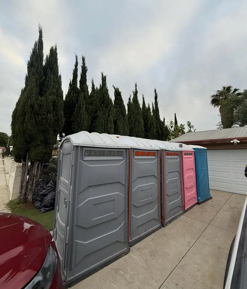 Which Porta Potty Do I Need? Standard, Deluxe, Trailer and More